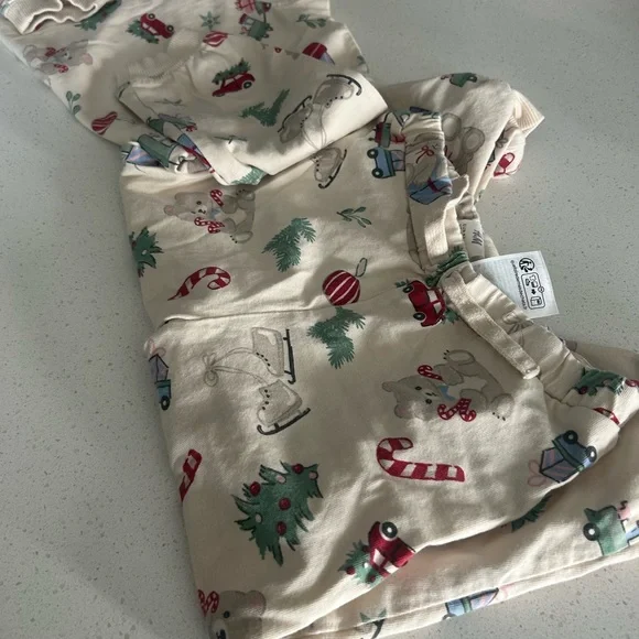 H&M Kids Pajama Set - Cream with Holiday Print - Picture 5 of 6